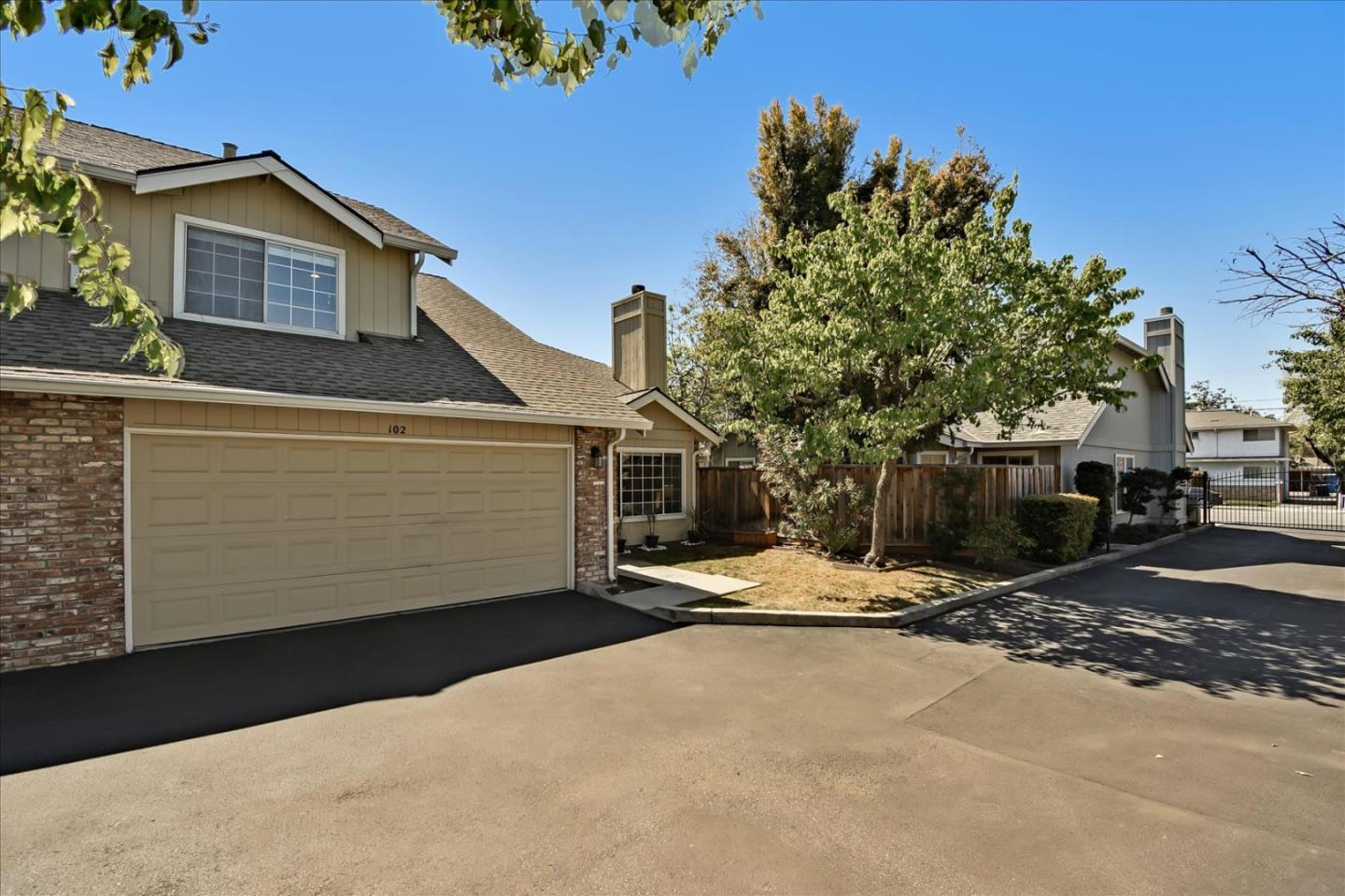 Detail Gallery Image 1 of 1 For 102 Brisbane Ter, Sunnyvale,  CA 94086 - 3 Beds | 2/1 Baths