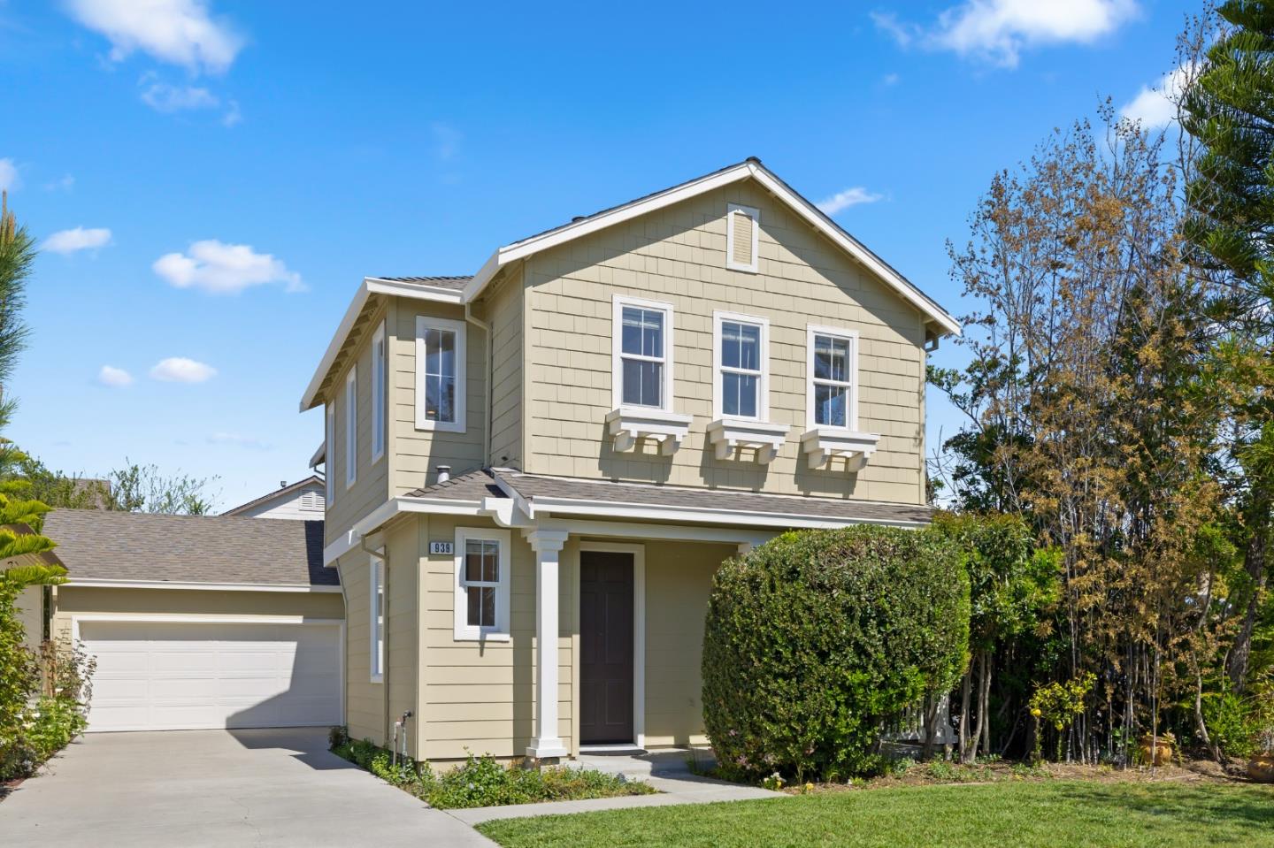 Detail Gallery Image 1 of 1 For 939 Oakes St, East Palo Alto,  CA 94303 - 3 Beds | 2/1 Baths