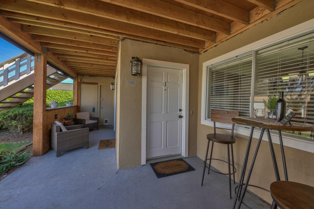 Detail Gallery Image 1 of 1 For 1055 Padre Dr #1,  Salinas,  CA 93901 - 2 Beds | 1 Baths