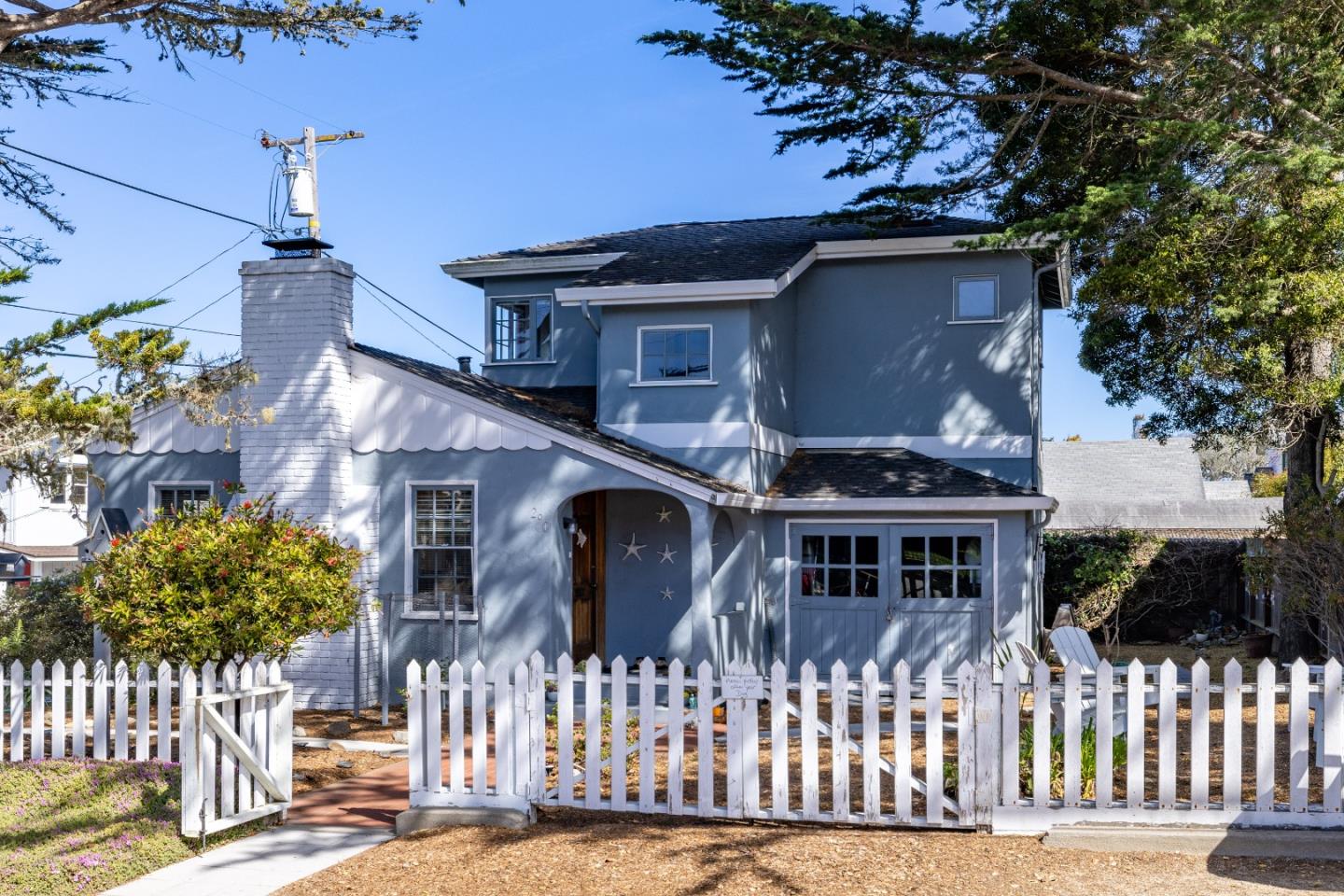 Detail Gallery Image 1 of 1 For 290 Laurel Ave, Pacific Grove,  CA 93950 - 2 Beds | 2 Baths