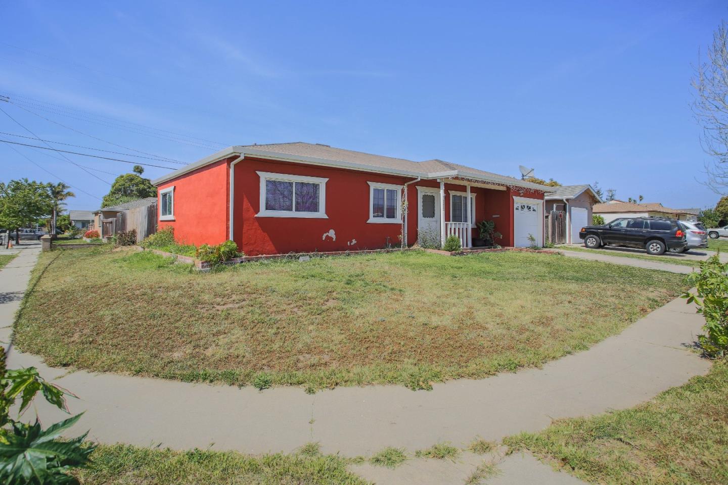 Detail Gallery Image 1 of 1 For 1305 Granada Ave, Salinas,  CA 93906 - 3 Beds | 1 Baths