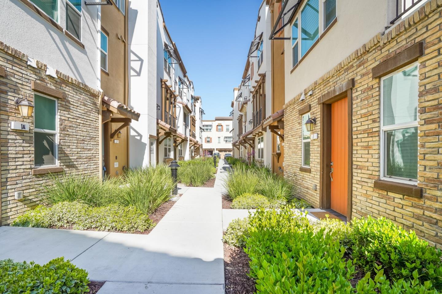 Detail Gallery Image 1 of 14 For 2721 Forino Ln #6,  San Jose,  CA 95111 - 2 Beds | 2/1 Baths