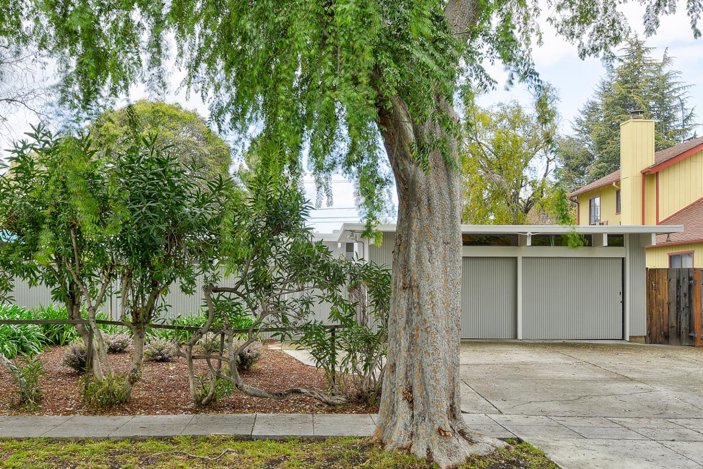 Detail Gallery Image 1 of 1 For 971 Oregon Ave, Palo Alto,  CA 94303 - 4 Beds | 2 Baths