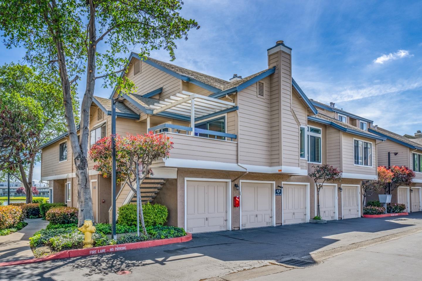 Detail Gallery Image 1 of 1 For 2289 Vista Del Mar, San Mateo,  CA 94404 - 1 Beds | 1 Baths