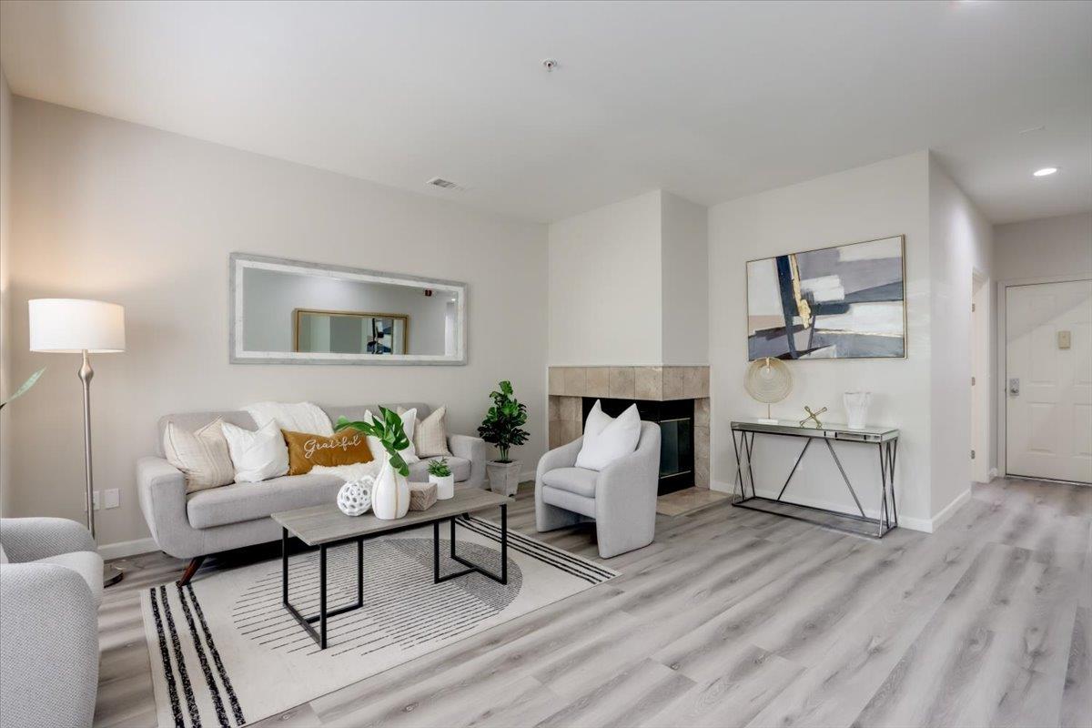 Detail Gallery Image 1 of 1 For 25 Mcaker Ct #137,  San Mateo,  CA 94403 - 3 Beds | 2/1 Baths