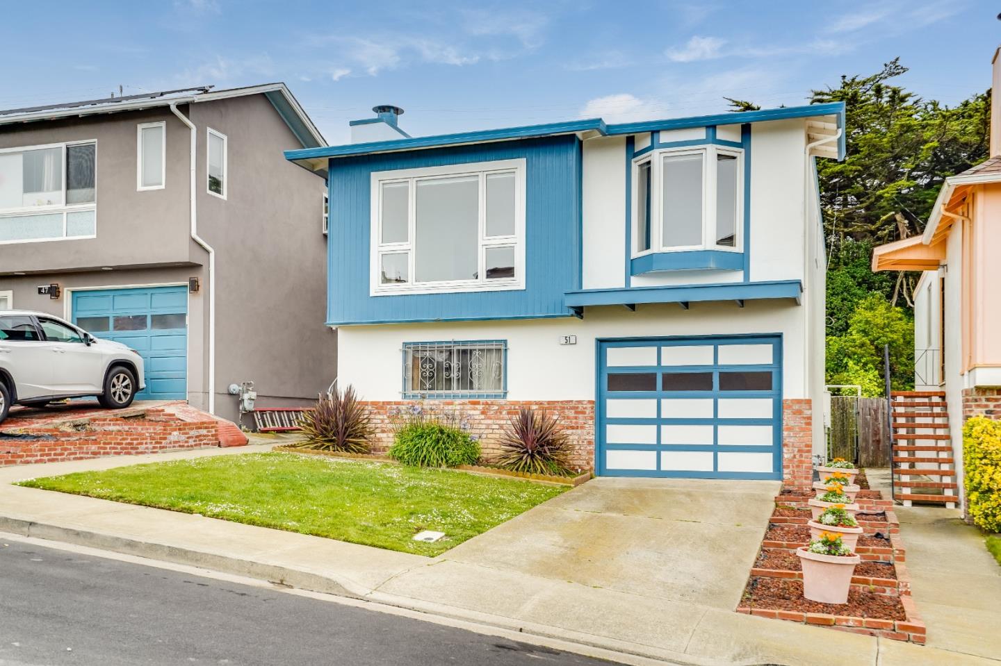 Detail Gallery Image 1 of 1 For 51 Clearview Dr, Daly City,  CA 94015 - 3 Beds | 1 Baths