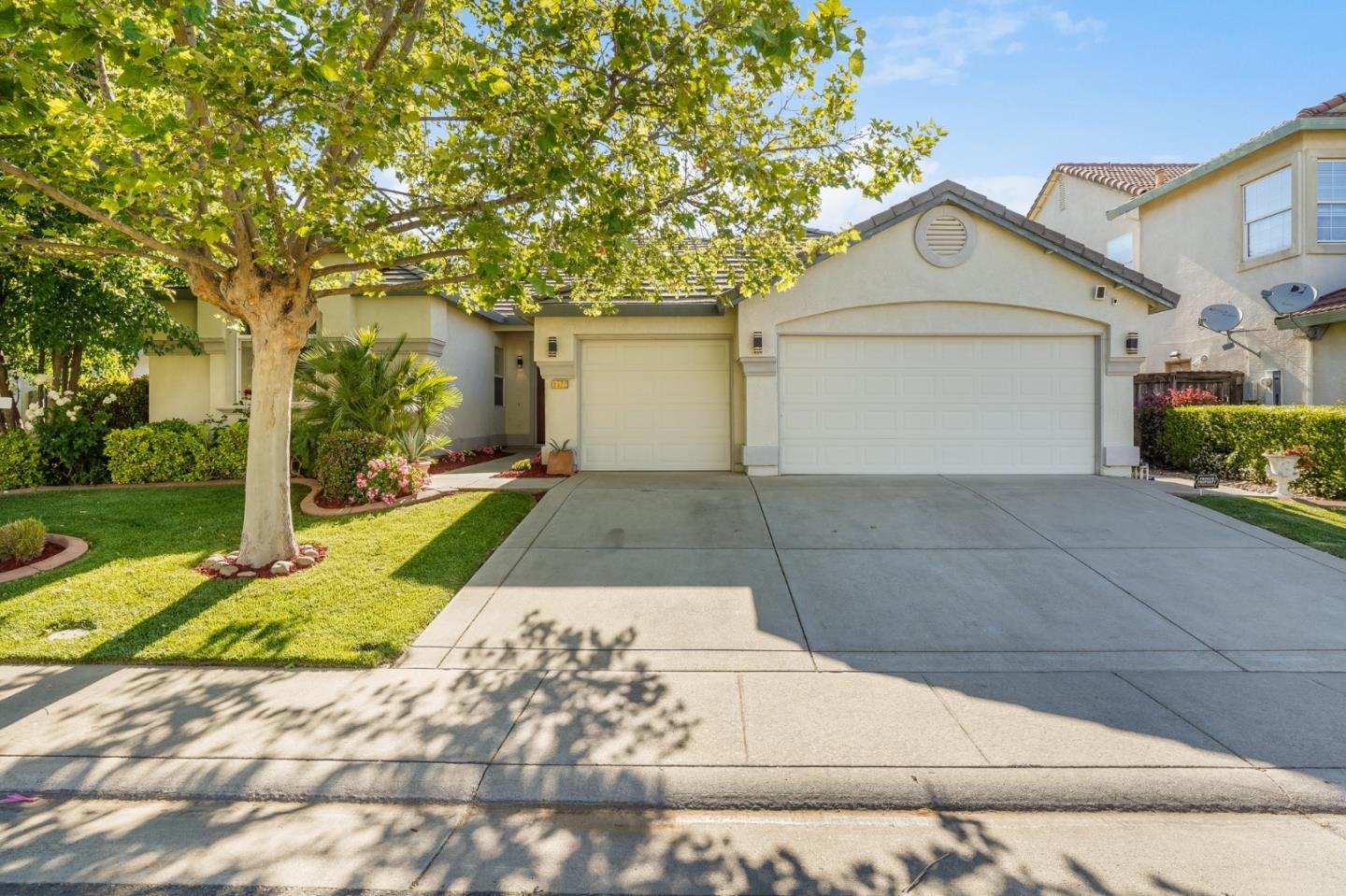 Detail Gallery Image 1 of 1 For 9522 Clarke Farms Dr, Elk Grove,  CA 95624 - 3 Beds | 2 Baths