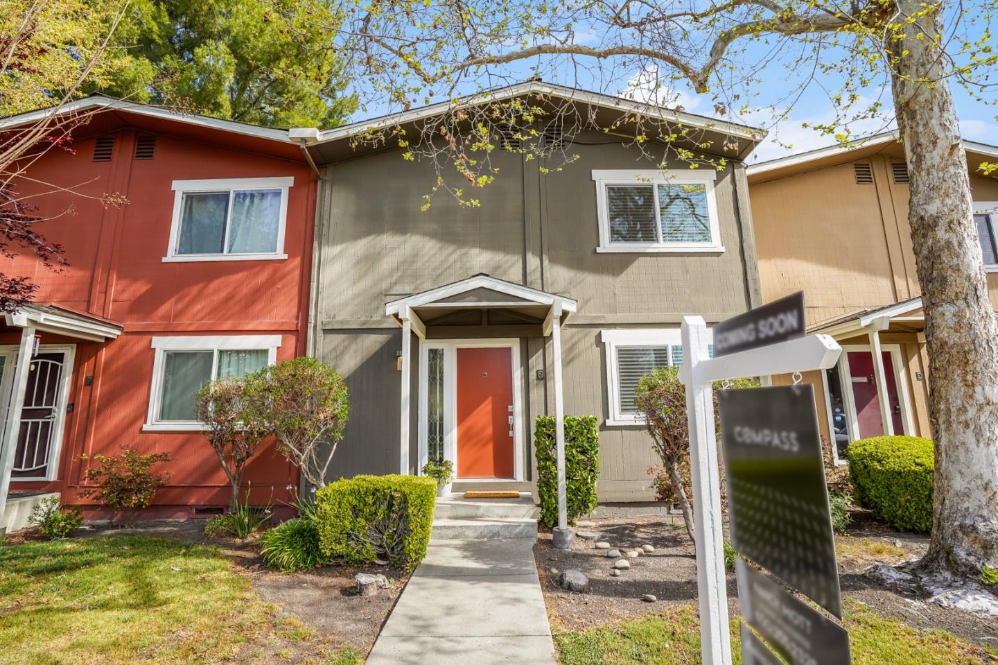 Detail Gallery Image 1 of 1 For 532 Tyrella Ave #8,  Mountain View,  CA 94043 - 3 Beds | 2 Baths