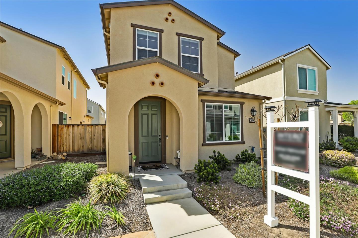 Detail Gallery Image 1 of 1 For 128 Heartland Dr, Hollister,  CA 95023 - 4 Beds | 2/1 Baths