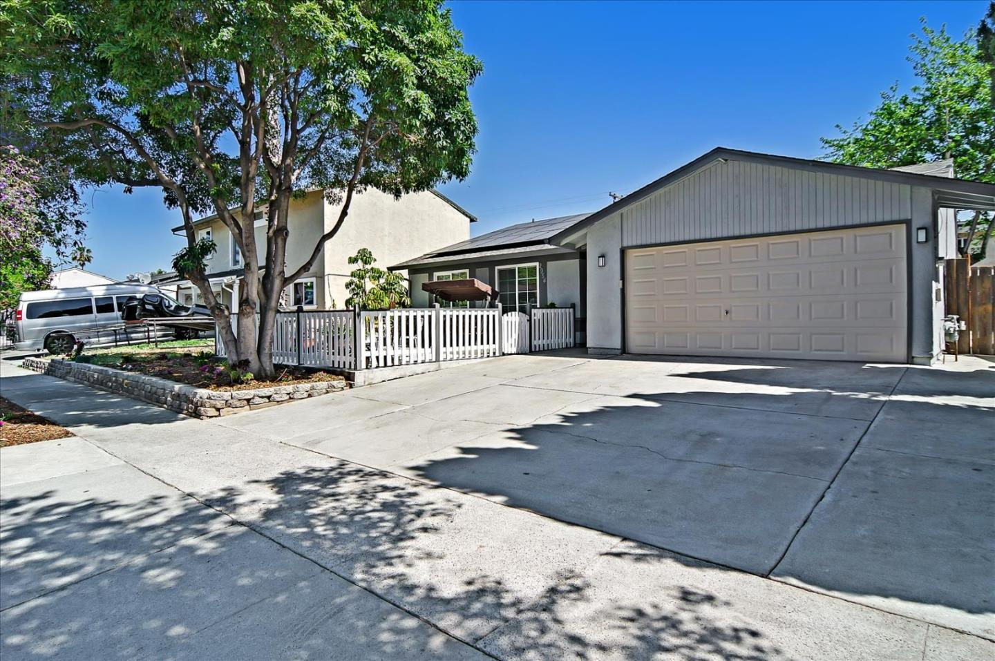 Detail Gallery Image 1 of 1 For 2954 Sunwood Dr, San Jose,  CA 95111 - 4 Beds | 2 Baths