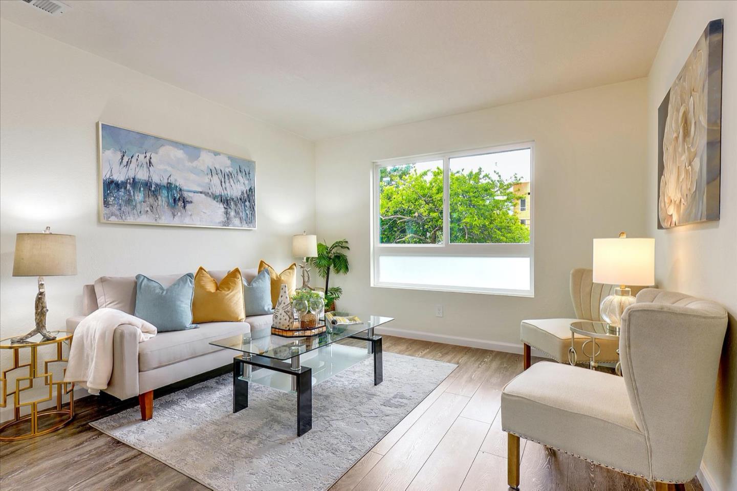 Detail Gallery Image 1 of 1 For 2824 Marlborough Ave #2,  Redwood City,  CA 94063 - 2 Beds | 1 Baths