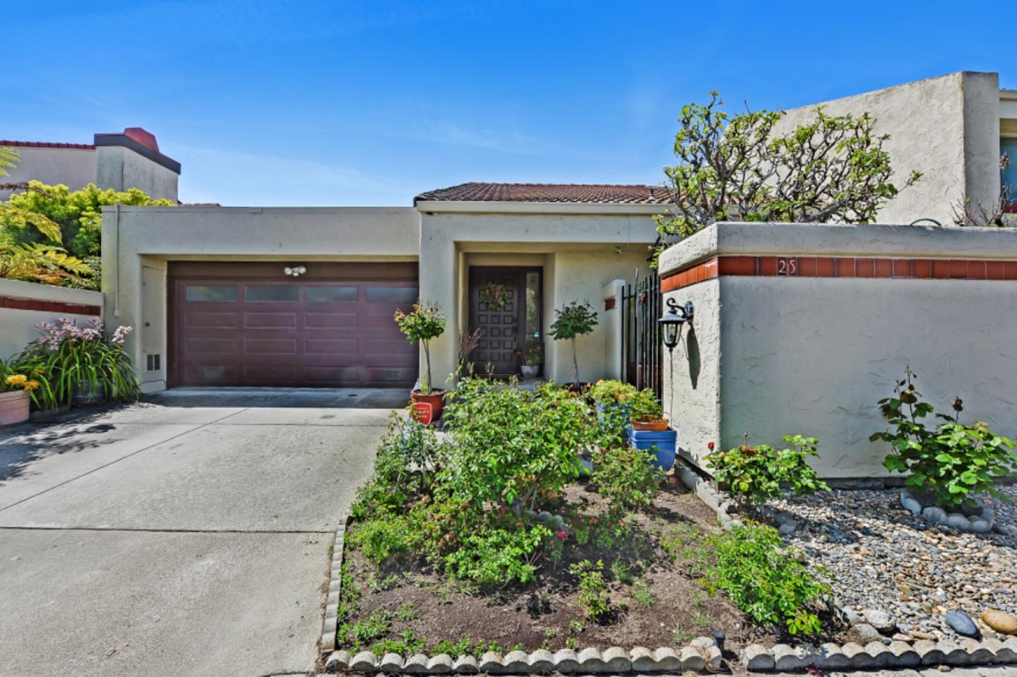 Detail Gallery Image 1 of 1 For 25 Lido Cir, Redwood City,  CA 94065 - 2 Beds | 2 Baths