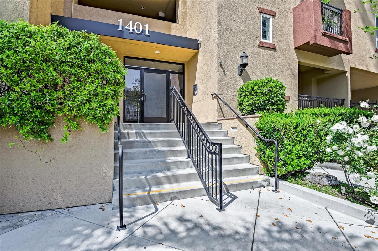 Detail Gallery Image 1 of 1 For 1401 S Saint Andrews Pl #101,  Los Angeles,  CA 90019 - 3 Beds | 2 Baths