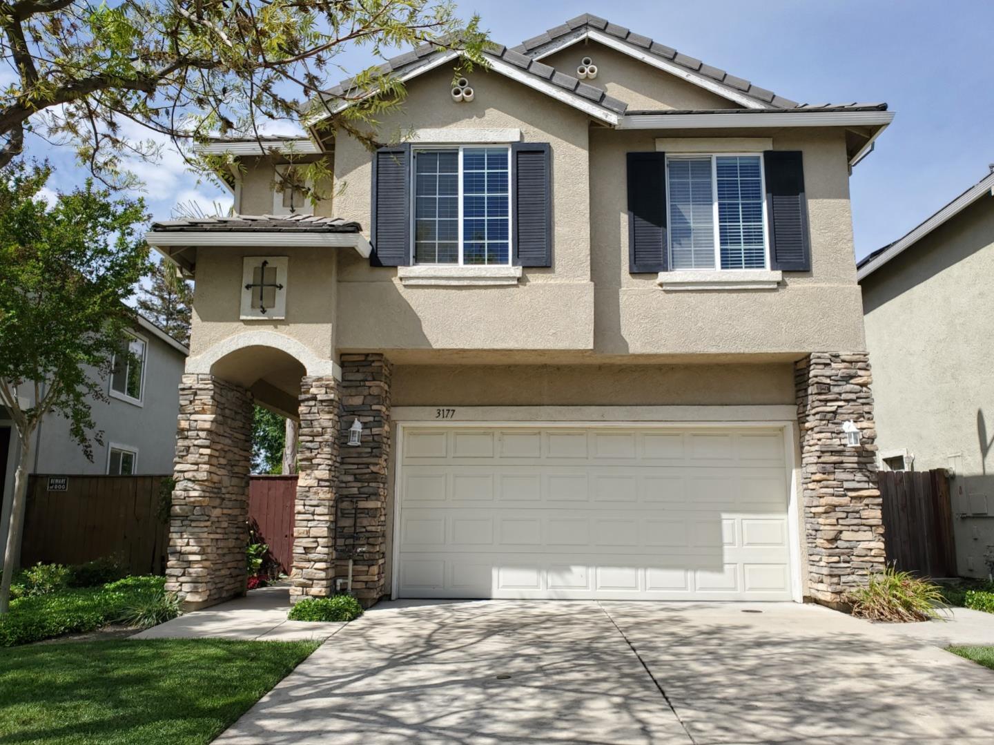 Detail Gallery Image 1 of 1 For 3177 English Oak Circle, Stockton,  CA 95209 - 4 Beds | 2/1 Baths