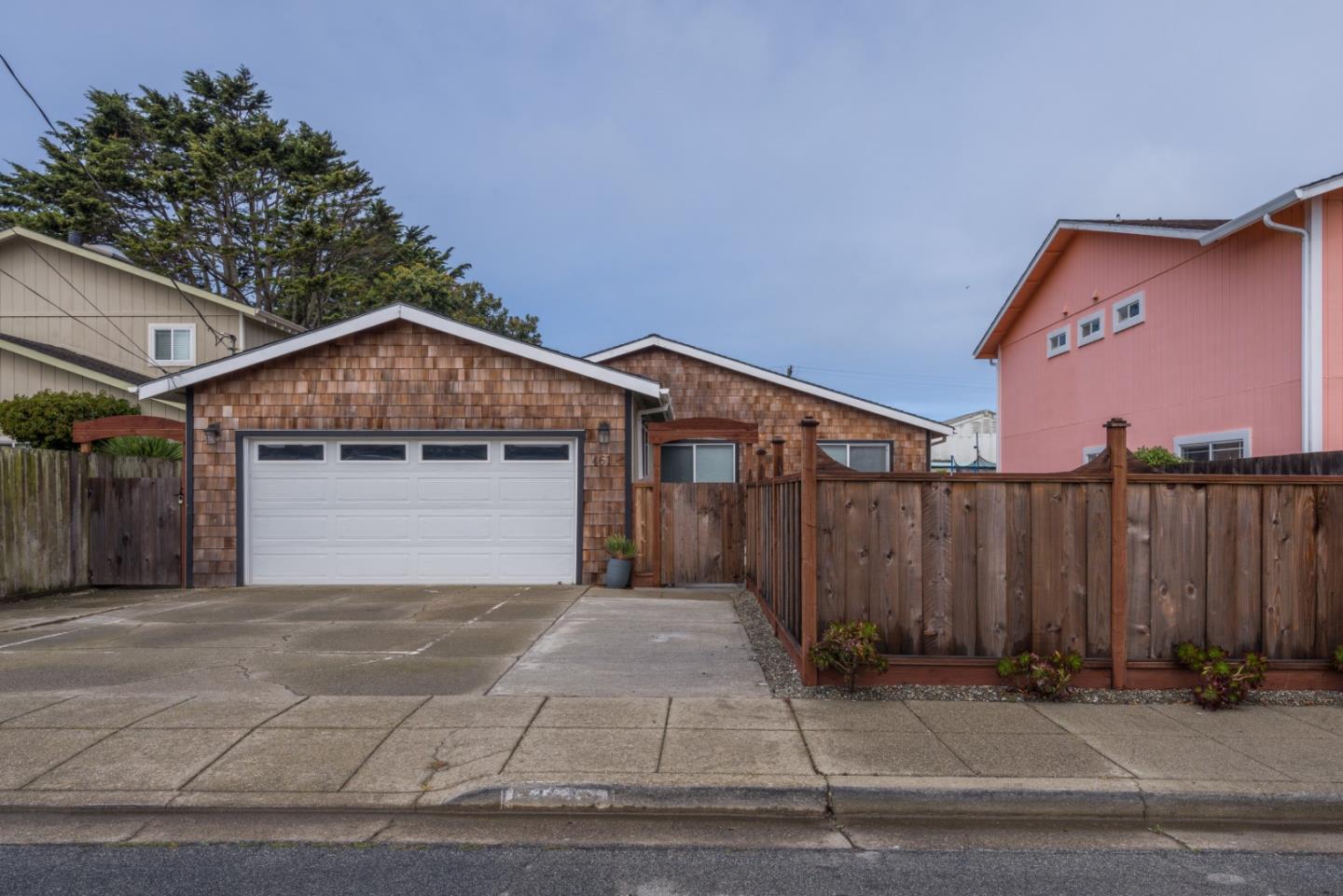 Detail Gallery Image 1 of 1 For 461 Lancaster Blvd, Moss Beach,  CA 94038 - 3 Beds | 2 Baths