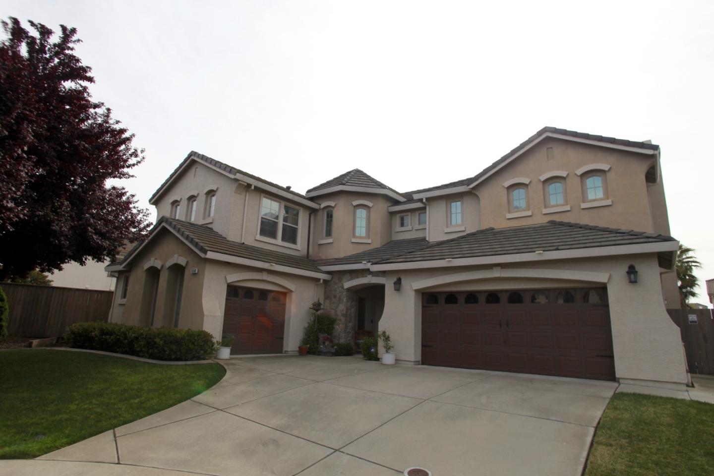 Detail Gallery Image 1 of 1 For 9760 Mckee Ct, Elk Grove,  CA 95757 - 5 Beds | 4/1 Baths