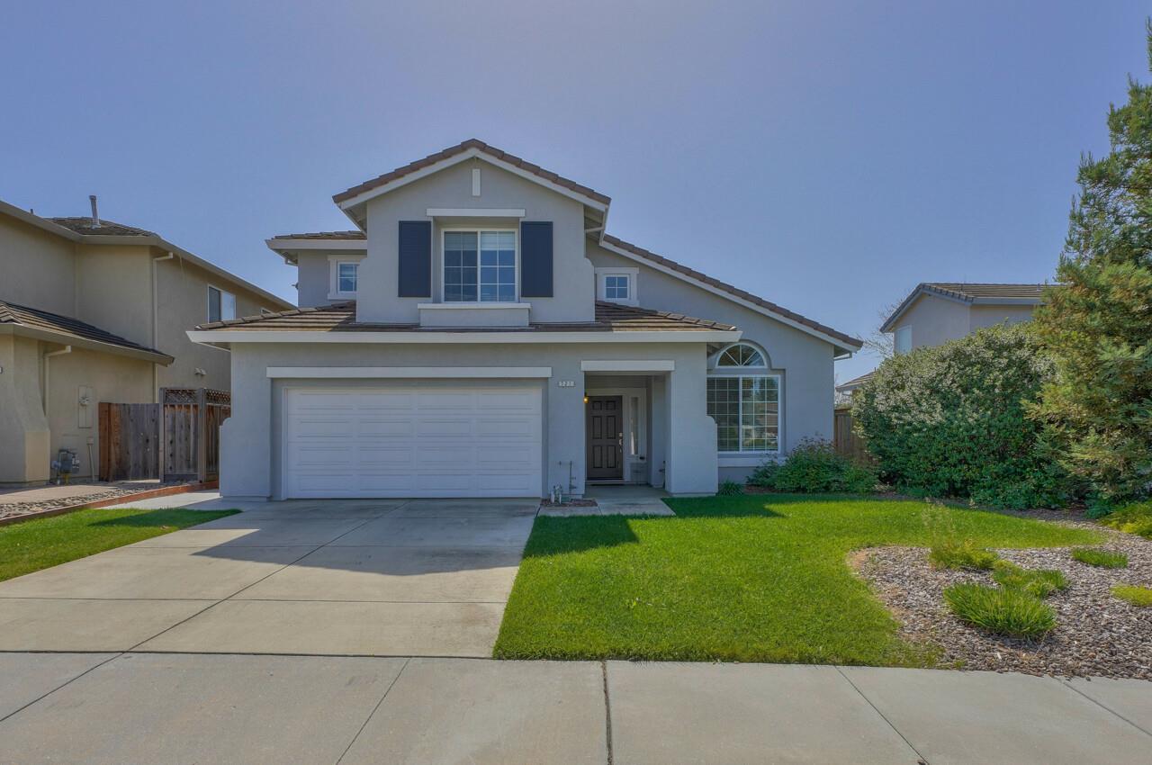 Detail Gallery Image 1 of 1 For 721 Hillock Dr, Hollister,  CA 95023 - 4 Beds | 2/1 Baths