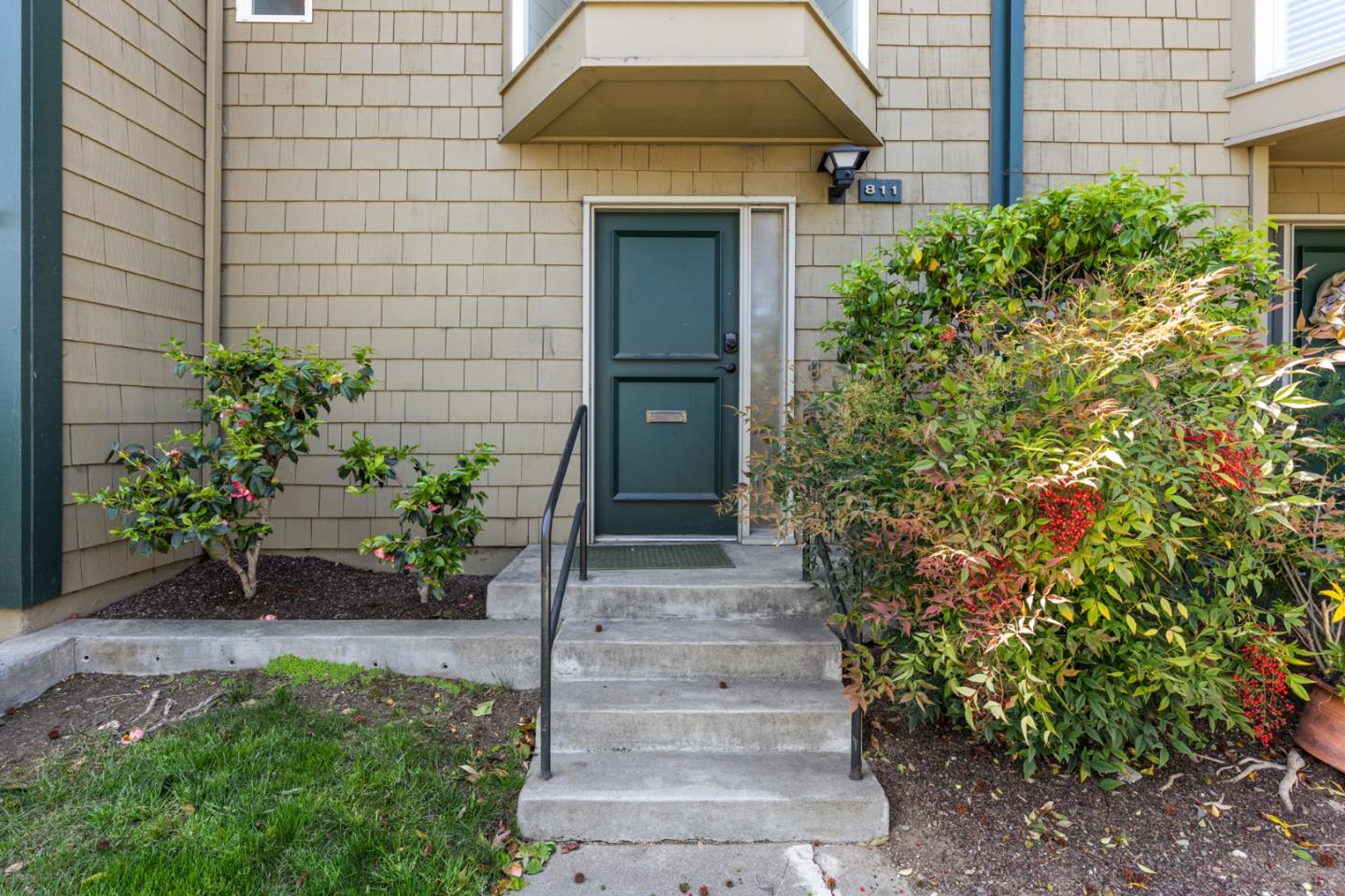 Detail Gallery Image 1 of 1 For 811 N Humboldt St, San Mateo,  CA 94401 - 2 Beds | 1/1 Baths