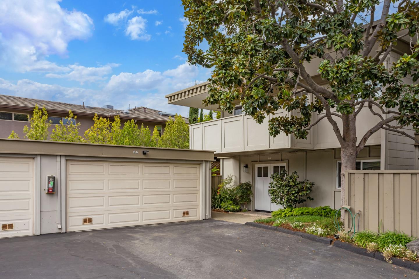 Detail Gallery Image 1 of 1 For 64 Los Altos Sq, Los Altos,  CA 94022 - 2 Beds | 2/1 Baths