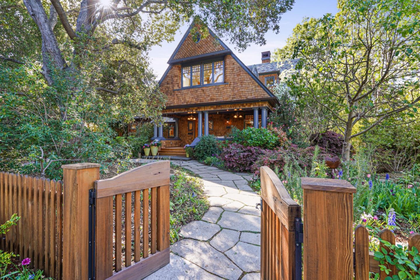 Photo of 535 Kingsley Ave in Palo Alto, CA