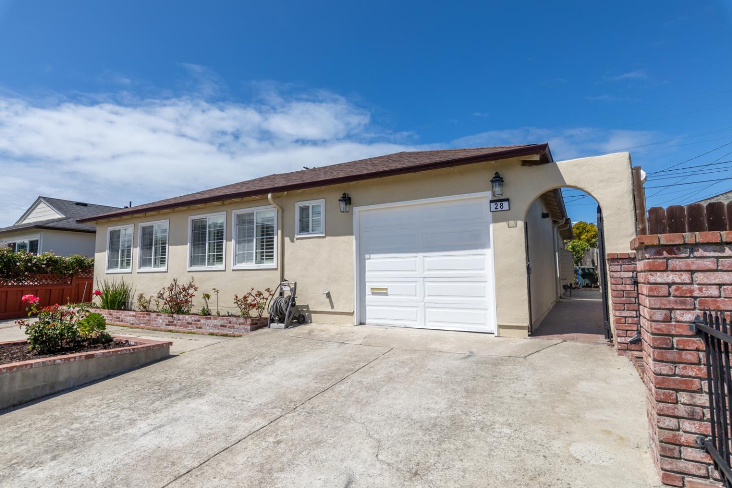 Detail Gallery Image 1 of 1 For 28 Los Flores Ave, South San Francisco,  CA 94080 - 3 Beds | 2 Baths