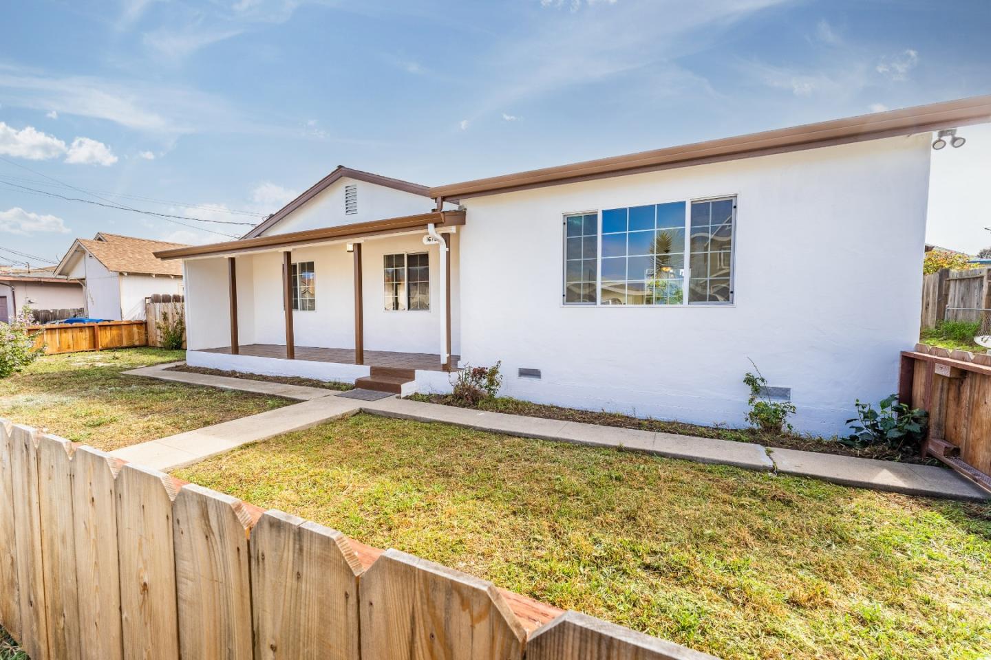 1672 Laguna St, Seaside, CA 93955 3 Beds 2 Baths (Sold