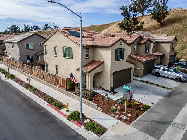 Detail Gallery Image 1 of 1 For 401 Crane Ln, Hollister,  CA 95023 - 3 Beds | 2/1 Baths