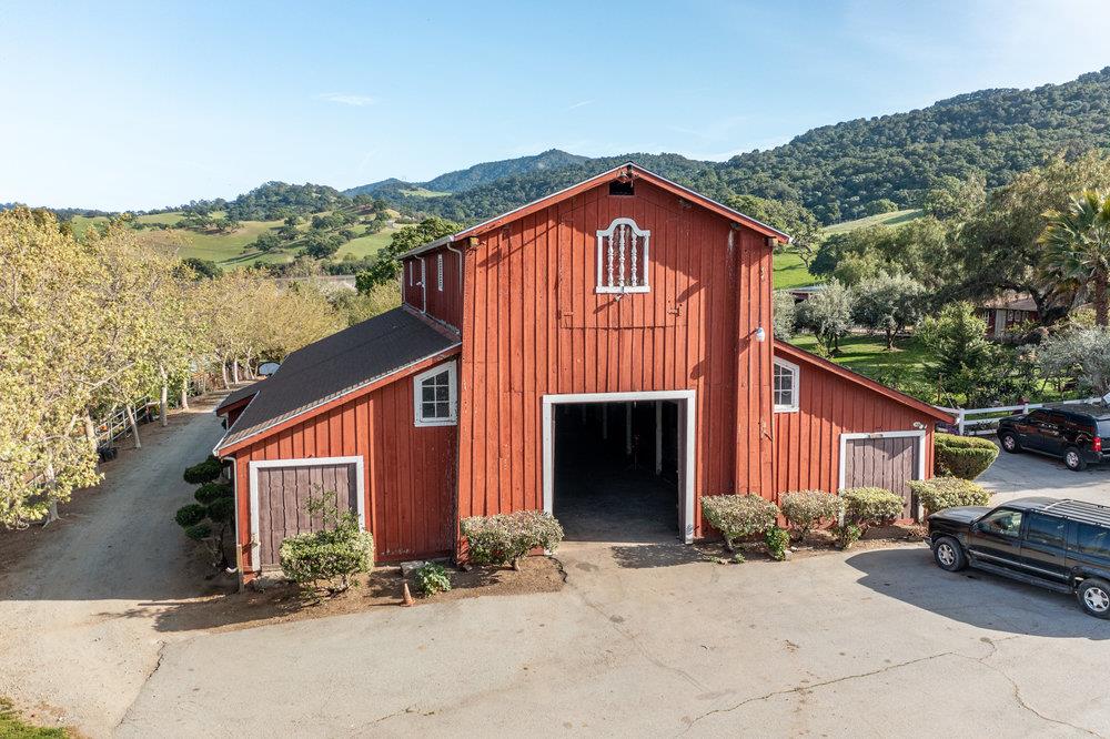 547 Mission Vineyard Rd, San Juan Bautista, CA 95045 2 Beds 2/1 Baths (Active) ML81887153