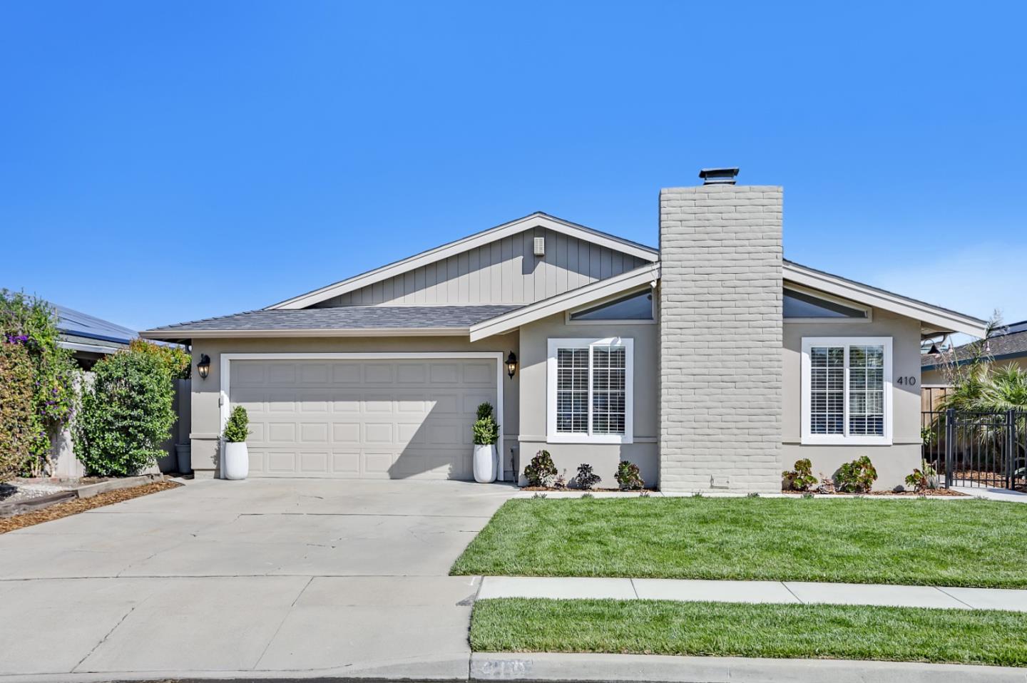 Detail Gallery Image 1 of 1 For 410 Shelley Way, Salinas,  CA 93901 - 3 Beds | 2 Baths