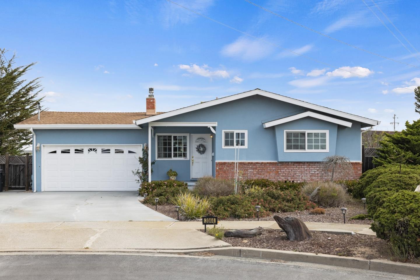Detail Gallery Image 1 of 1 For 3044 Ferris Cir, Marina,  CA 93933 - 3 Beds | 1/1 Baths