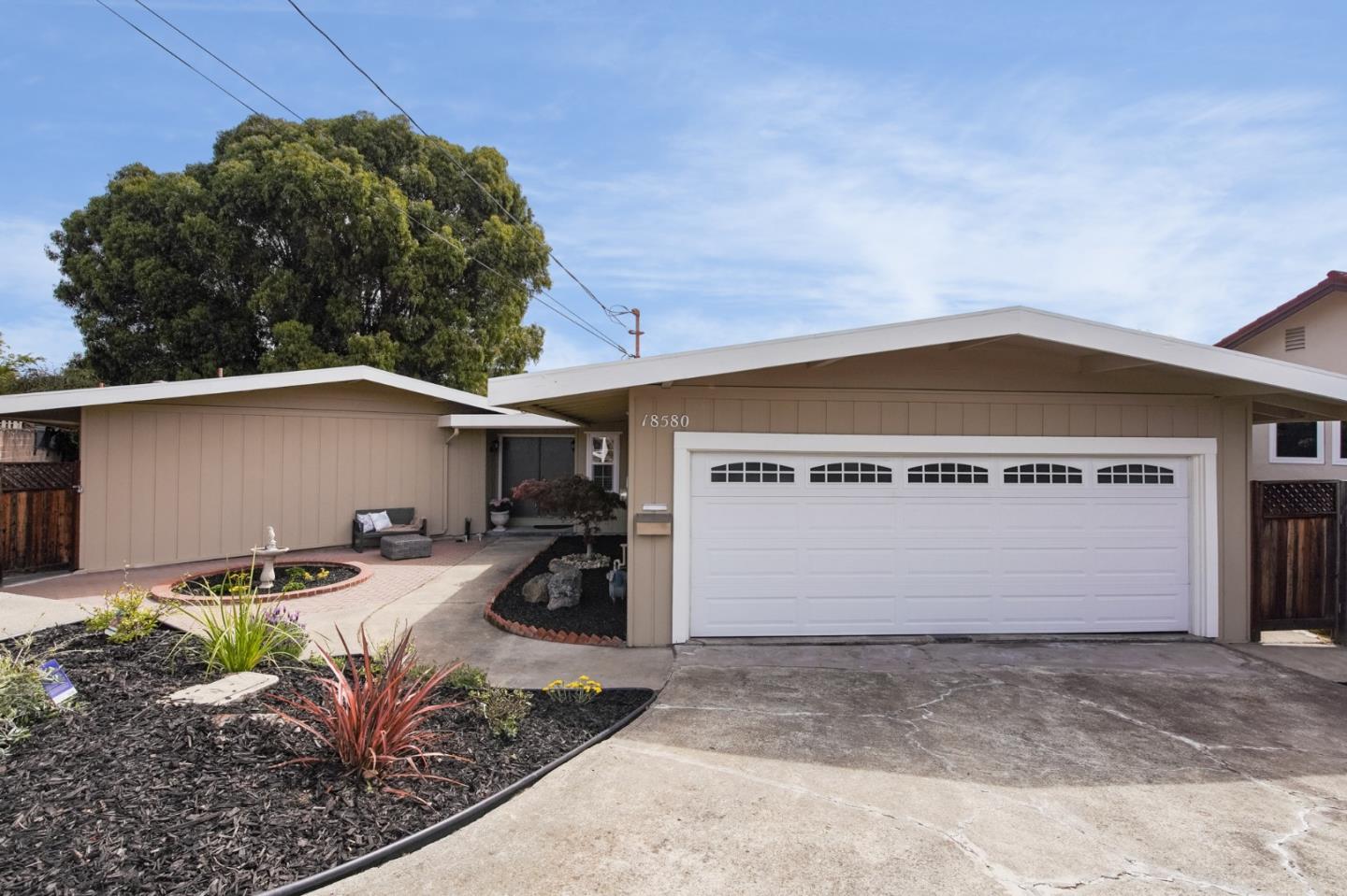 Detail Gallery Image 1 of 1 For 18580 Capricorn Ct, Castro Valley,  CA 94546 - 3 Beds | 2 Baths