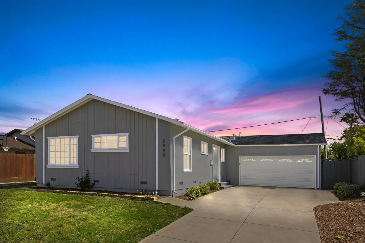 Detail Gallery Image 1 of 1 For 2940 Fleetwood Dr, San Bruno,  CA 94066 - 3 Beds | 2 Baths