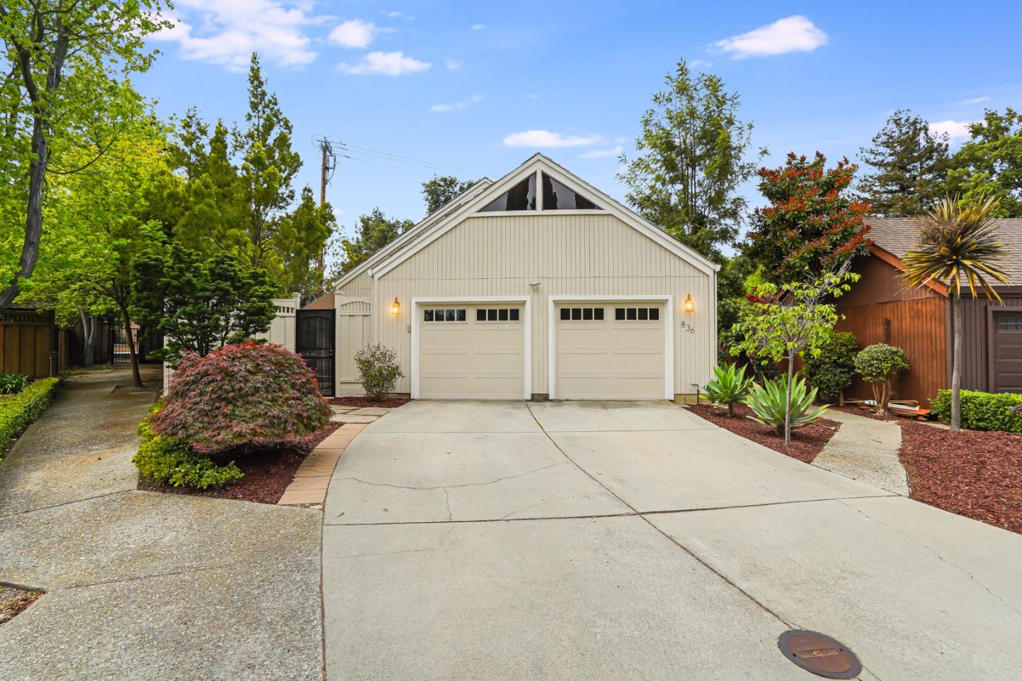Detail Gallery Image 1 of 1 For 836 Bourbon Ct, Mountain View,  CA 94041 - 4 Beds | 2/1 Baths