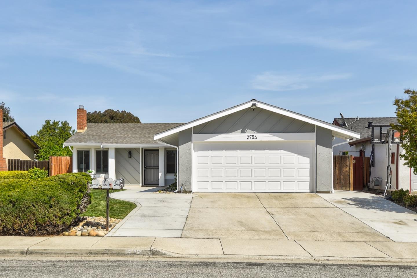 Detail Gallery Image 1 of 1 For 2754 Dina Ln, San Jose,  CA 95121 - 3 Beds | 2 Baths