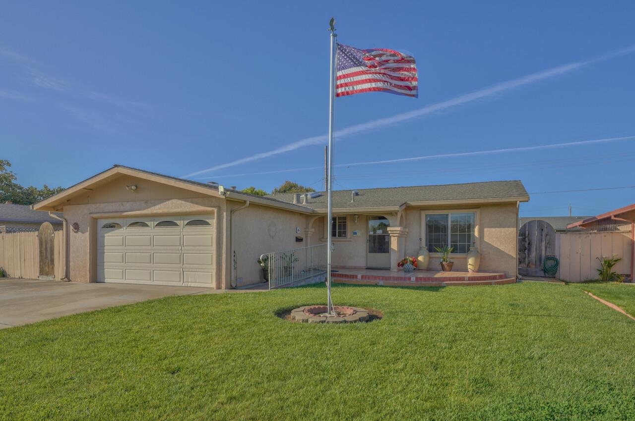 Detail Gallery Image 1 of 1 For 594 Mariposa St, Salinas,  CA 93906 - 3 Beds | 2 Baths