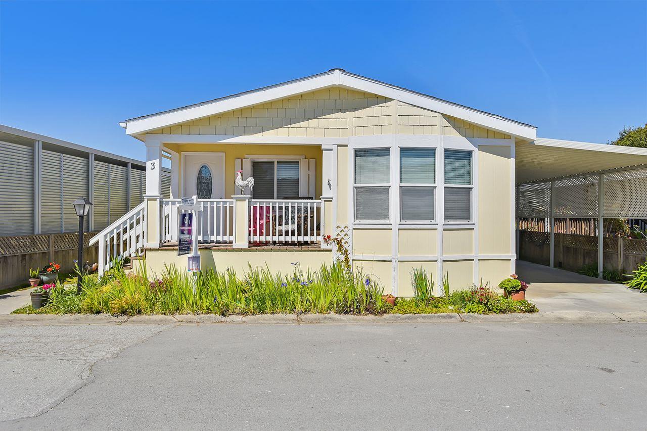 Detail Gallery Image 1 of 1 For 3 Coral Way #3,  Half Moon Bay,  CA 94019 - 3 Beds | 2 Baths