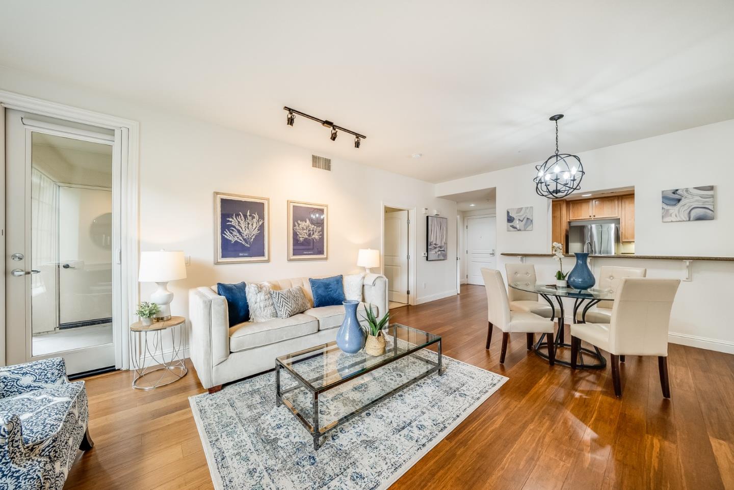 Detail Gallery Image 1 of 18 For 633 Elm St #201,  San Carlos,  CA 94070 - 1 Beds | 1 Baths