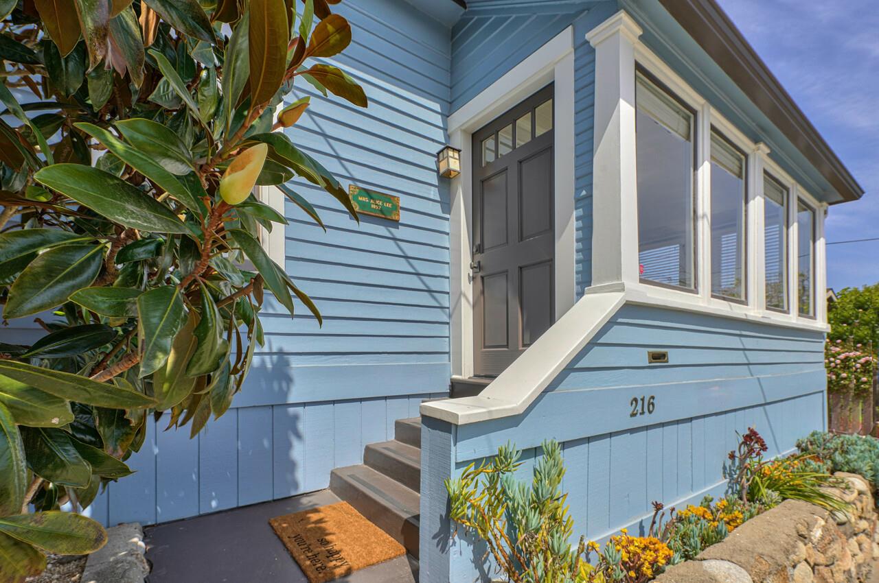 Detail Gallery Image 1 of 1 For 216 1st St, Pacific Grove,  CA 93950 - 3 Beds | 2 Baths
