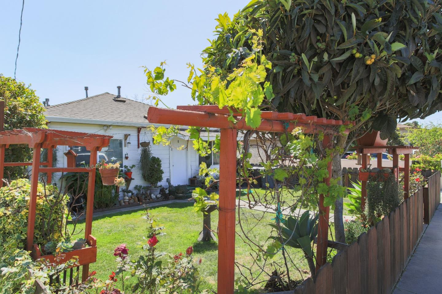 Detail Gallery Image 6 of 32 For 628 Roosevelt St, Salinas,  CA 93905 - – Beds | – Baths