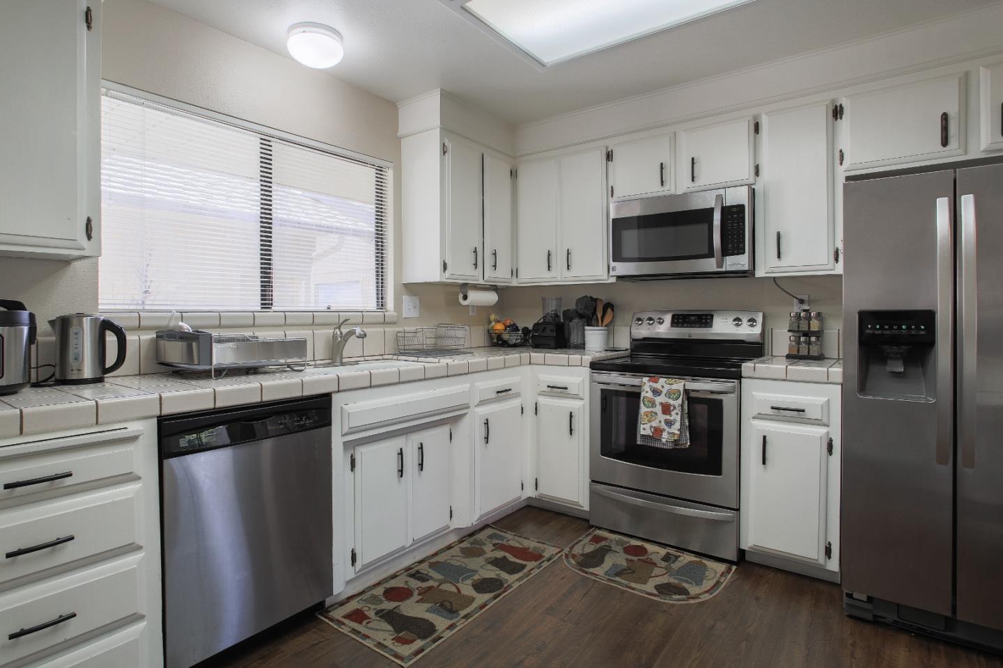 Detail Gallery Image 1 of 1 For 1820 Cherokee Dr #5,  Salinas,  CA 93906 - 3 Beds | 2/1 Baths