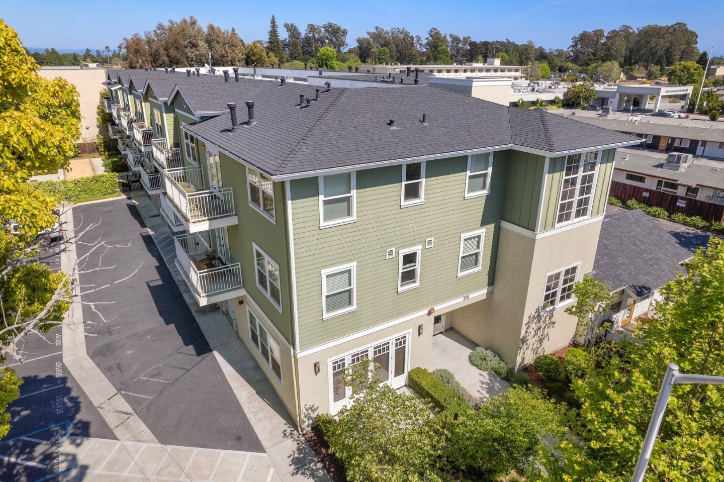 Detail Gallery Image 1 of 1 For 708 Frederick St #204,  Santa Cruz,  CA 95062 - 2 Beds | 1 Baths