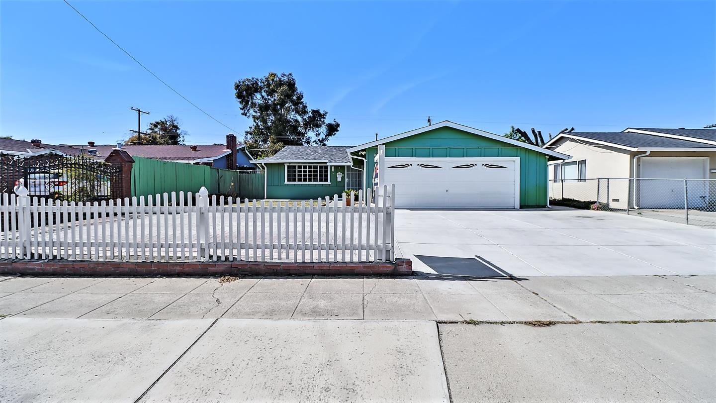 Detail Gallery Image 1 of 1 For 559 Ezie St, San Jose,  CA 95111 - 3 Beds | 1/1 Baths