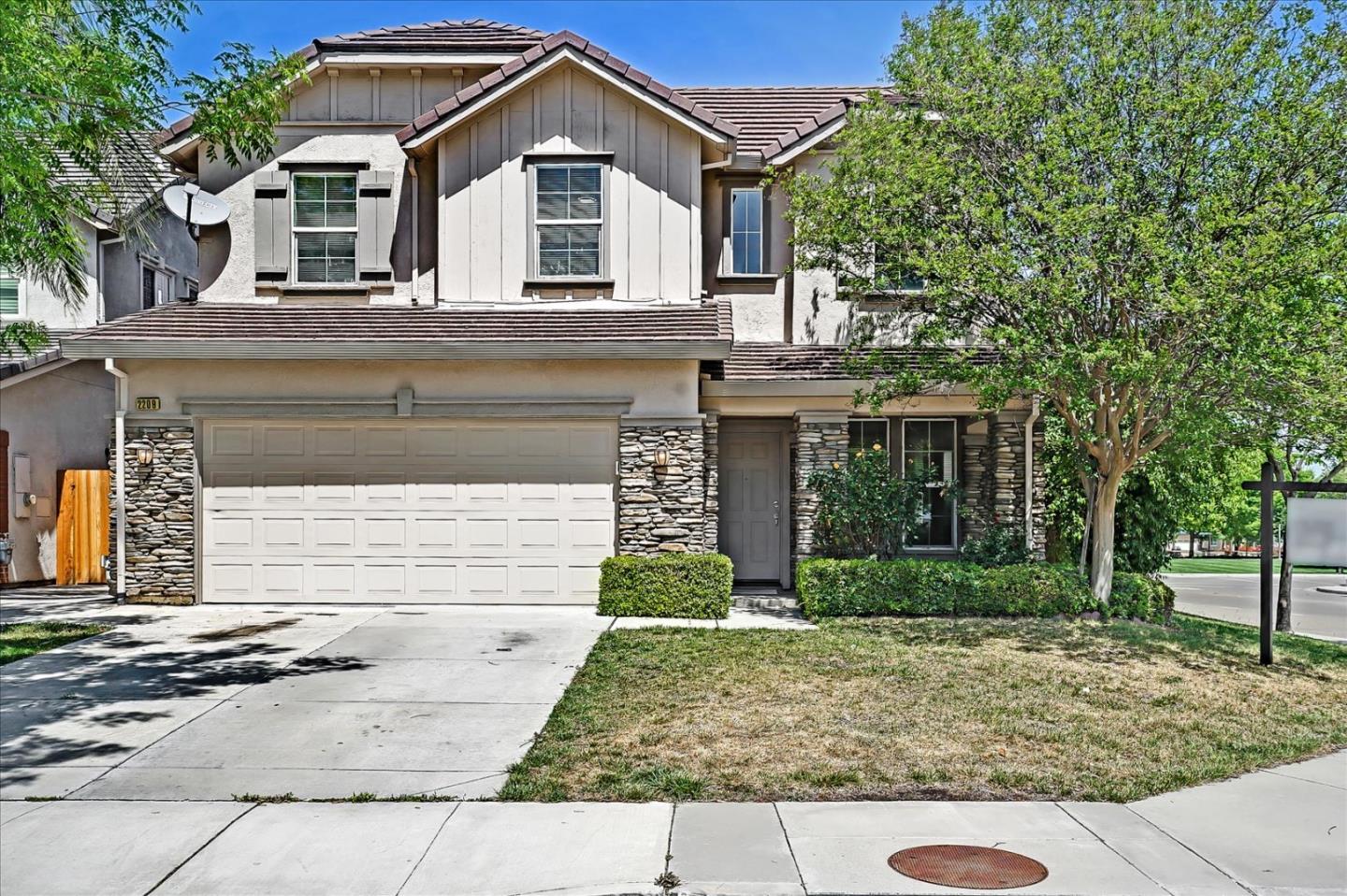 Photo of 2209 Gibralter Ln in Tracy, CA