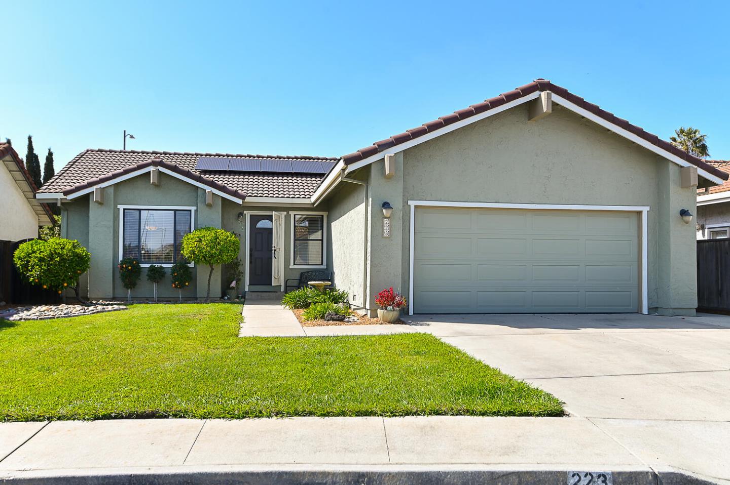 Detail Gallery Image 1 of 1 For 223 Bender, Morgan Hill,  CA 95037 - 3 Beds | 2 Baths