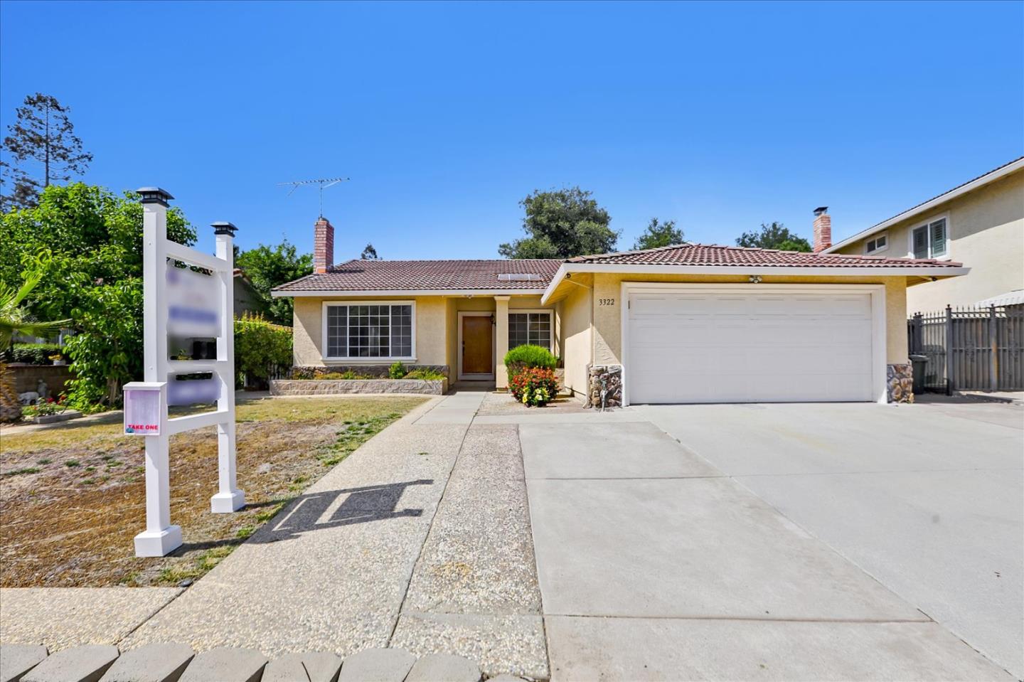 Detail Gallery Image 1 of 1 For 3322 Woodside Ln, San Jose,  CA 95121 - 3 Beds | 2 Baths