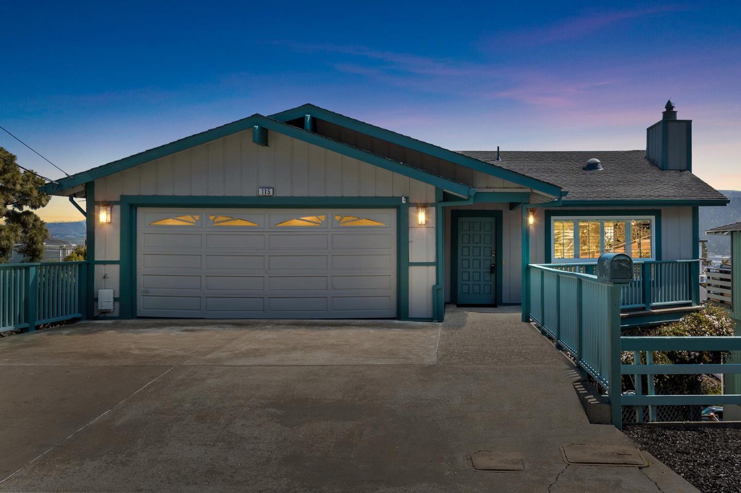 Detail Gallery Image 1 of 1 For 115 Stanley Ave, Pacifica,  CA 94044 - 3 Beds | 2/1 Baths