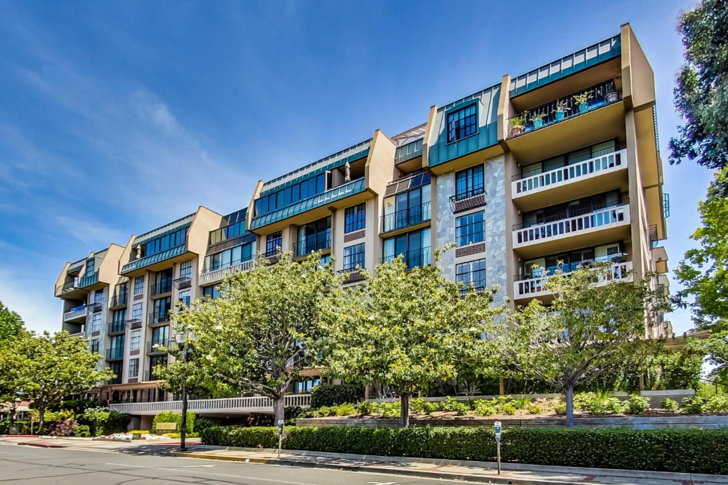 Detail Gallery Image 1 of 1 For 555 N Laurel Ave #522,  San Mateo,  CA 94401 - 2 Beds | 2 Baths
