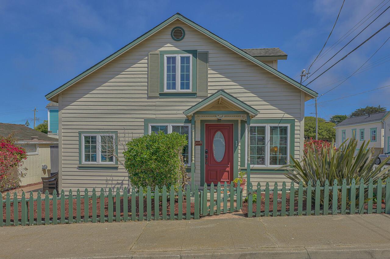 Detail Gallery Image 1 of 1 For 690 Laurel Ave, Pacific Grove,  CA 93950 - 2 Beds | 1/1 Baths