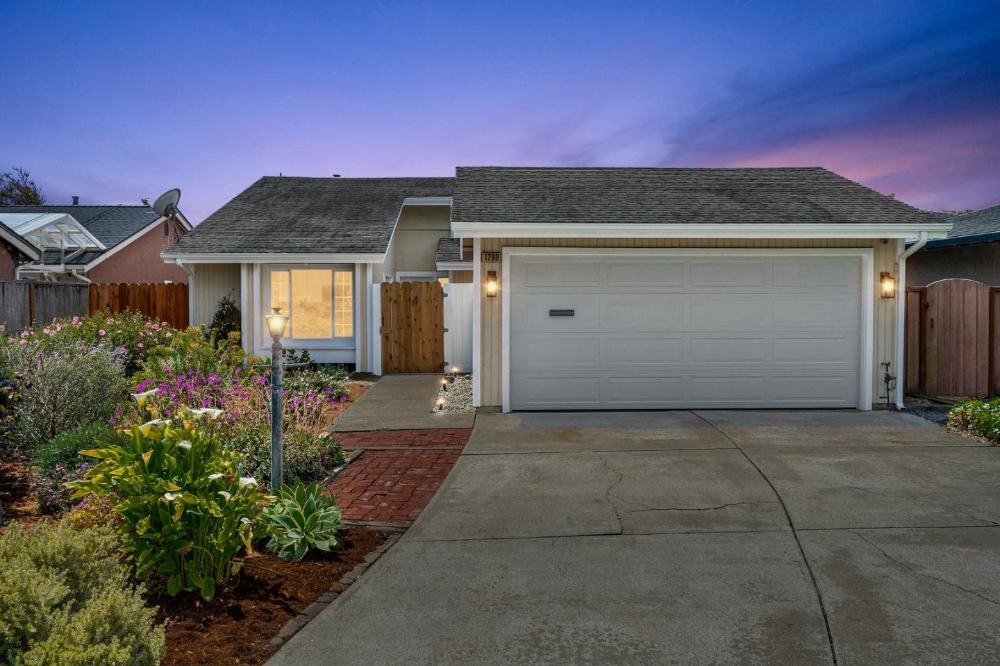 Detail Gallery Image 1 of 1 For 1290 Cabrillo Hwy, Half Moon Bay,  CA 94019 - 3 Beds | 2 Baths