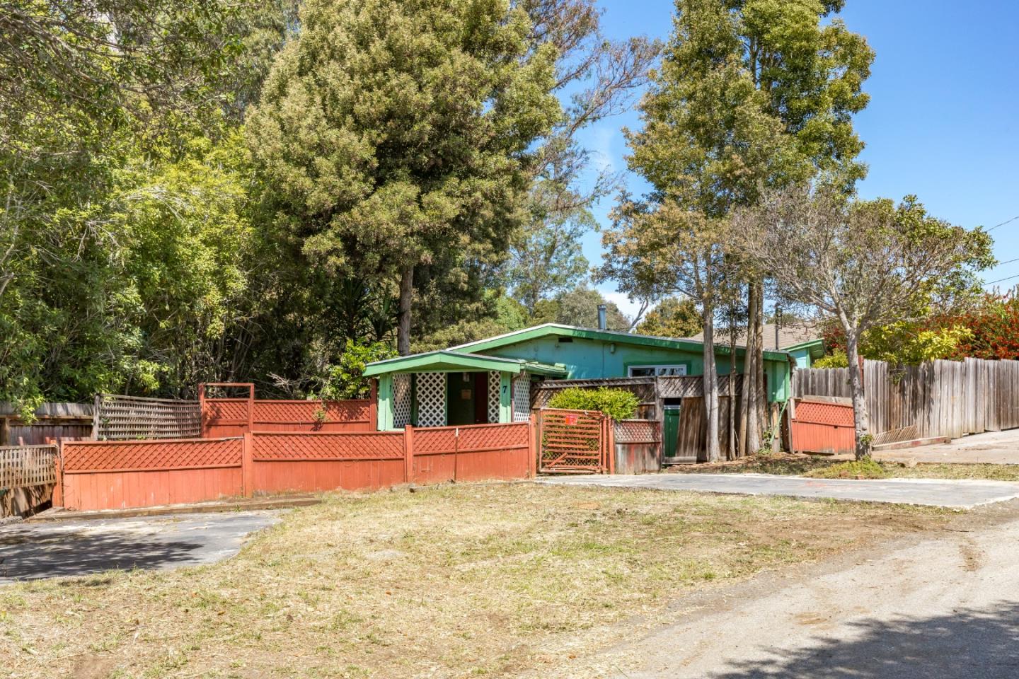 7 Bradford Rd, Watsonville, CA 95076 2 Beds 1 Baths (Sold) ML81889432 MLSL